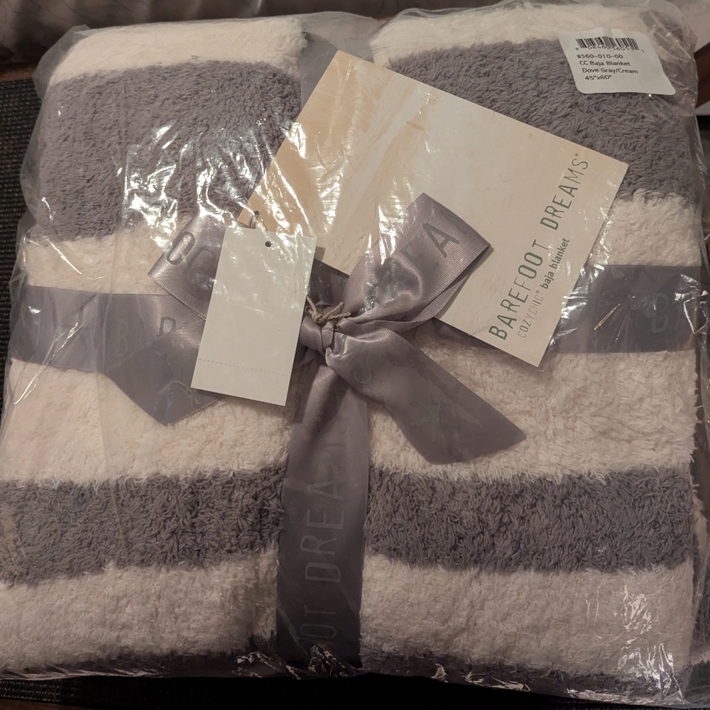 Barefoot Dreams throw blanket